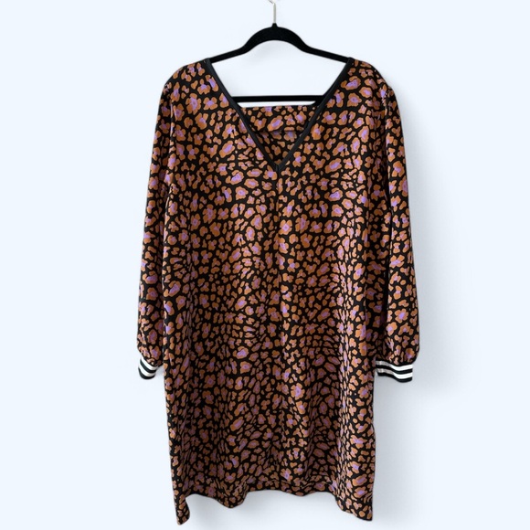 Plus Size Leopard Print Long Sleeve Dress - Picture 2 of 5